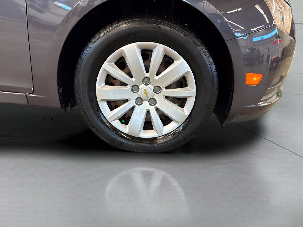 Used 2011 Chevrolet Cruze LT FWD image 11