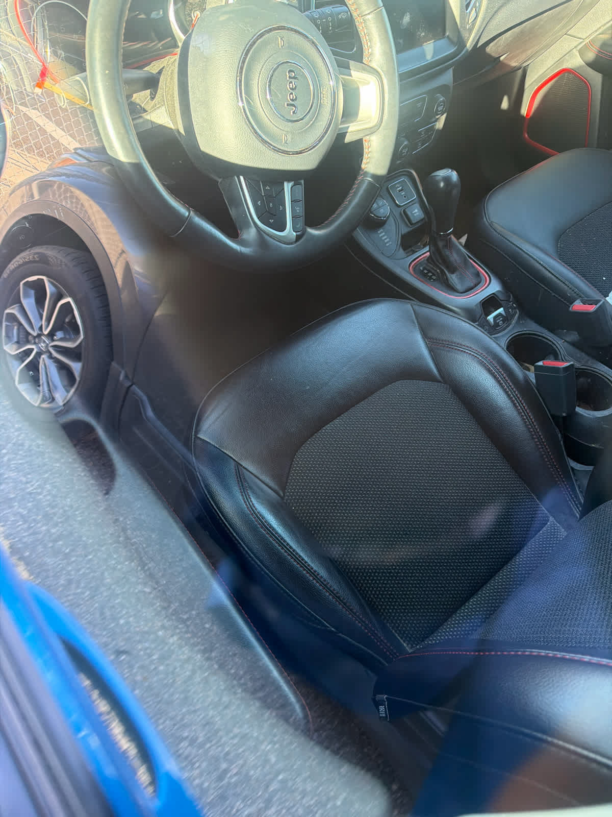 Used 2019 Jeep Compass Trailhawk w/ Cold Weather Group AWD/4WD image 3