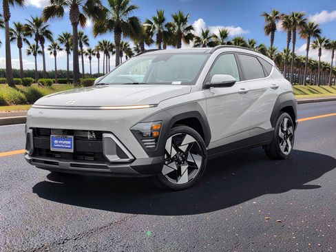 Certified 2025 Hyundai Kona Limited FWD image 3