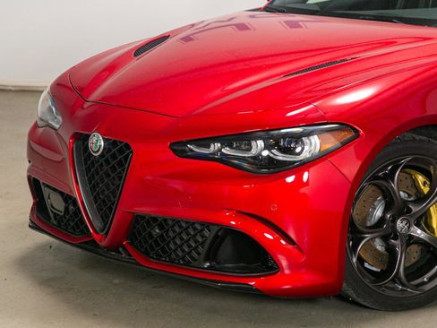 Used 2024 Alfa Romeo Giulia Quadrifoglio image 7