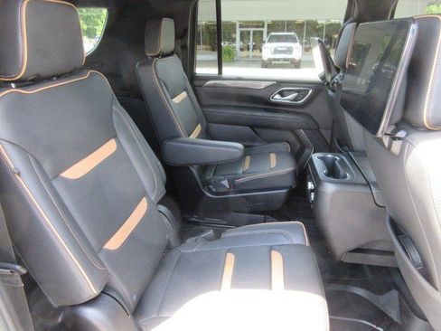 Used 2024 GMC Yukon XL AT4 w/ Technology Package AWD/4WD image 14