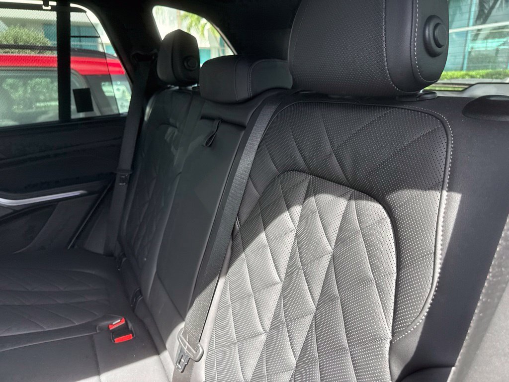 Used 2025 BMW X5 M60i AWD/4WD image 8