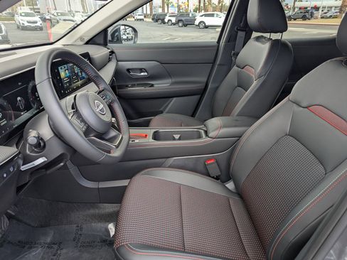 New 2026 Nissan Kicks SR FWD image 11