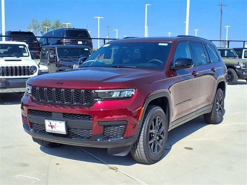New 2025 Jeep Grand Cherokee L Altitude image 7