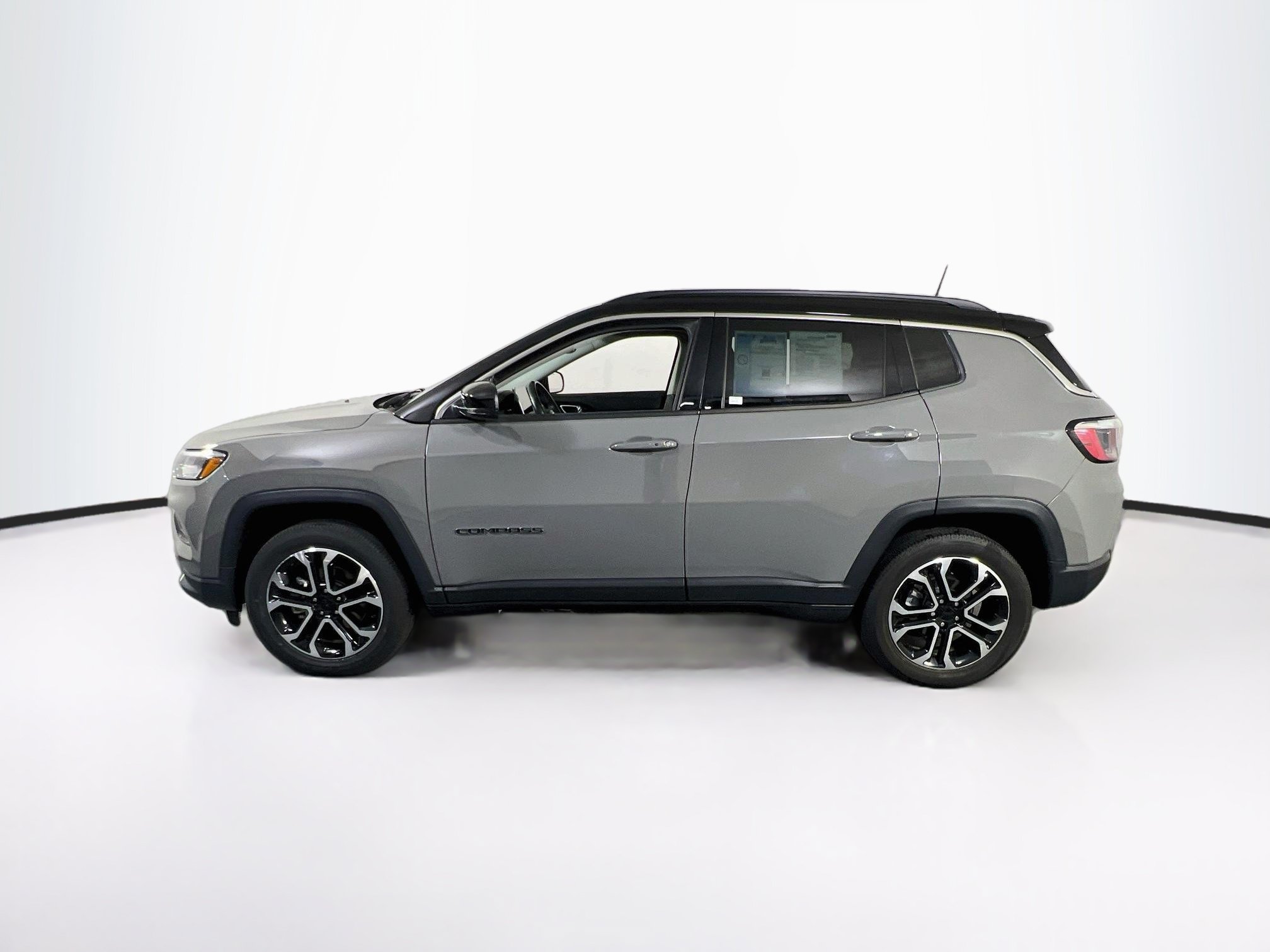 Used 2022 Jeep Compass Limited AWD/4WD image 8