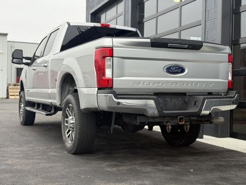 Used 2017 Ford F250 Lariat w/ Lariat Value Package image 3