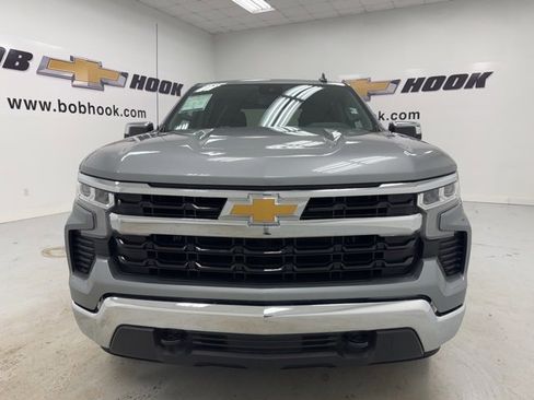 Used 2025 Chevrolet Silverado 1500 LT image 2