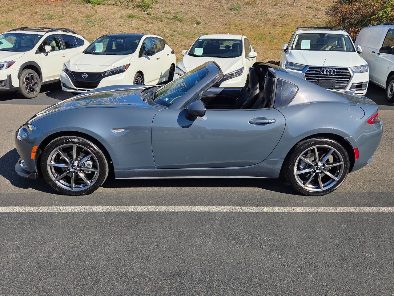 Used 2021 MAZDA MX-5 Miata RF Grand Touring RWD image 4
