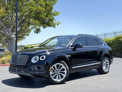 Used 2017 Bentley Bentayga AWD/4WD image 3