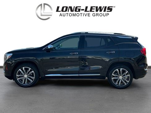 Used 2020 GMC Terrain Denali w/ Denali Premium Package FWD image 2