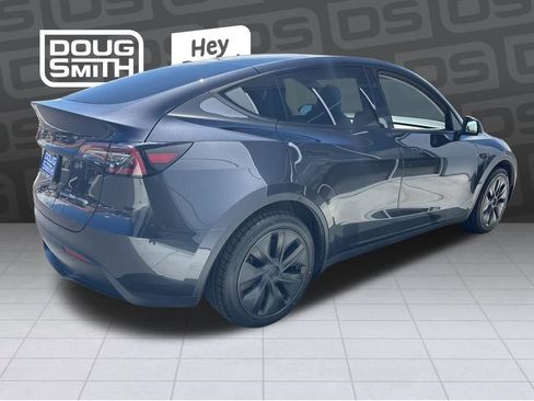 Used 2024 Tesla Model Y Long Range AWD/4WD image 4