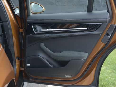 Certified 2025 Porsche Panamera 4 AWD/4WD image 28