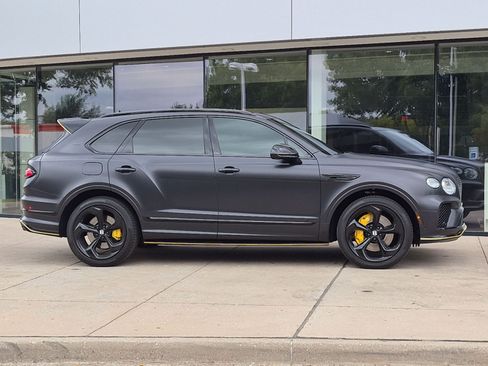 Certified 2025 Bentley Bentayga AWD/4WD image 5