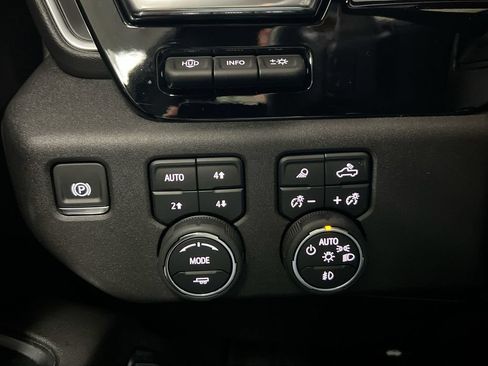 Used 2024 Chevrolet Silverado 1500 High Country w/ Midnight Edition AWD/4WD image 18