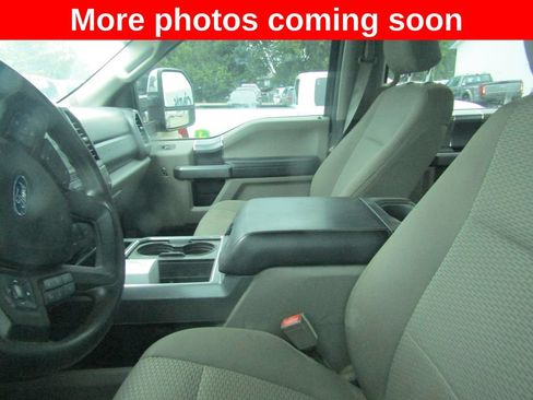 Used 2018 Ford F250 XLT w/ XLT Premium Package AWD/4WD image 11