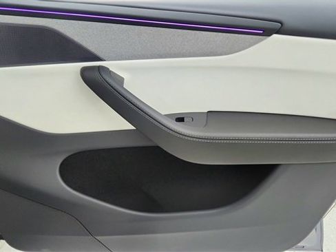 Used 2026 Tesla Model Y 2WD image 22