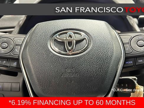 Certified 2018 Toyota Camry SE FWD image 30