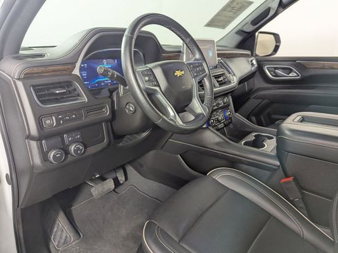 Used 2023 Chevrolet Suburban Premier image 14