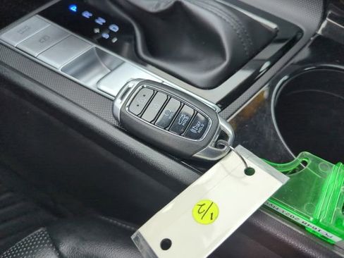 Used 2021 Hyundai Elantra Limited image 30