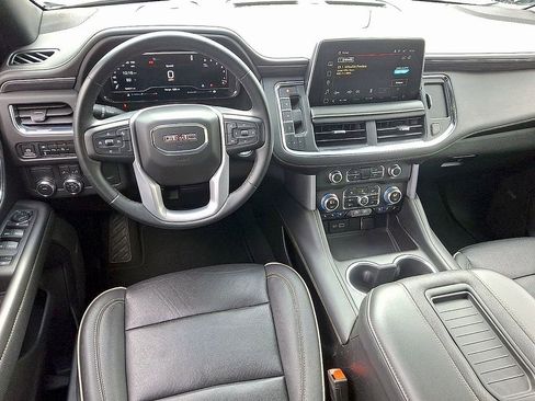 Used 2023 GMC Yukon SLT image 11