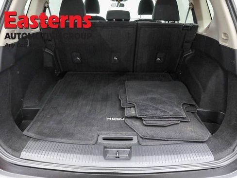 Used 2022 Nissan Rogue SV image 9