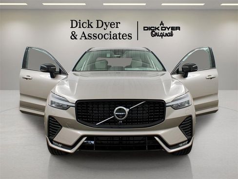 New 2025 Volvo XC60 B5 Plus w/ Protection Package Premier image 8