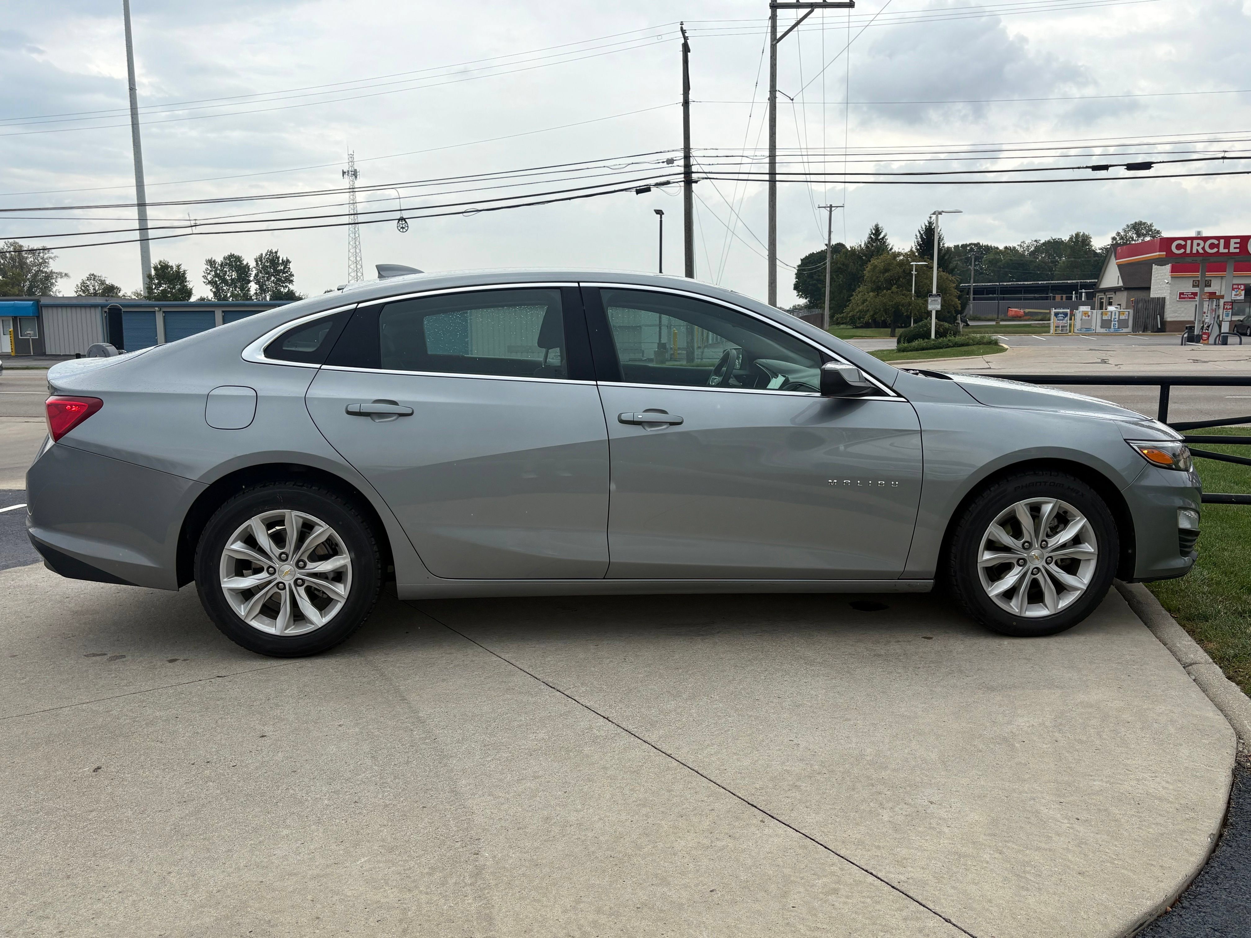 Used 2025 Chevrolet Malibu LT FWD image 8