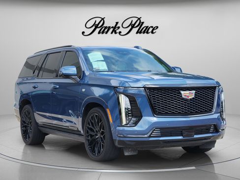 Used 2025 Cadillac Escalade Sport Platinum AWD/4WD image 4