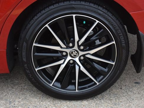 Used 2024 Toyota Camry SE image 10