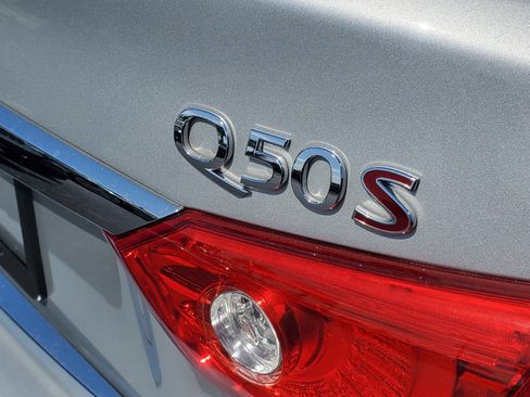 Used 2016 INFINITI Q50 Red Sport 400 w/ All Weather Package image 8