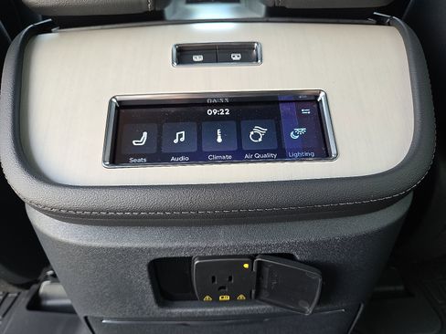 New 2025 Lincoln Navigator Reserve w/ Jet Appearance Package image 13