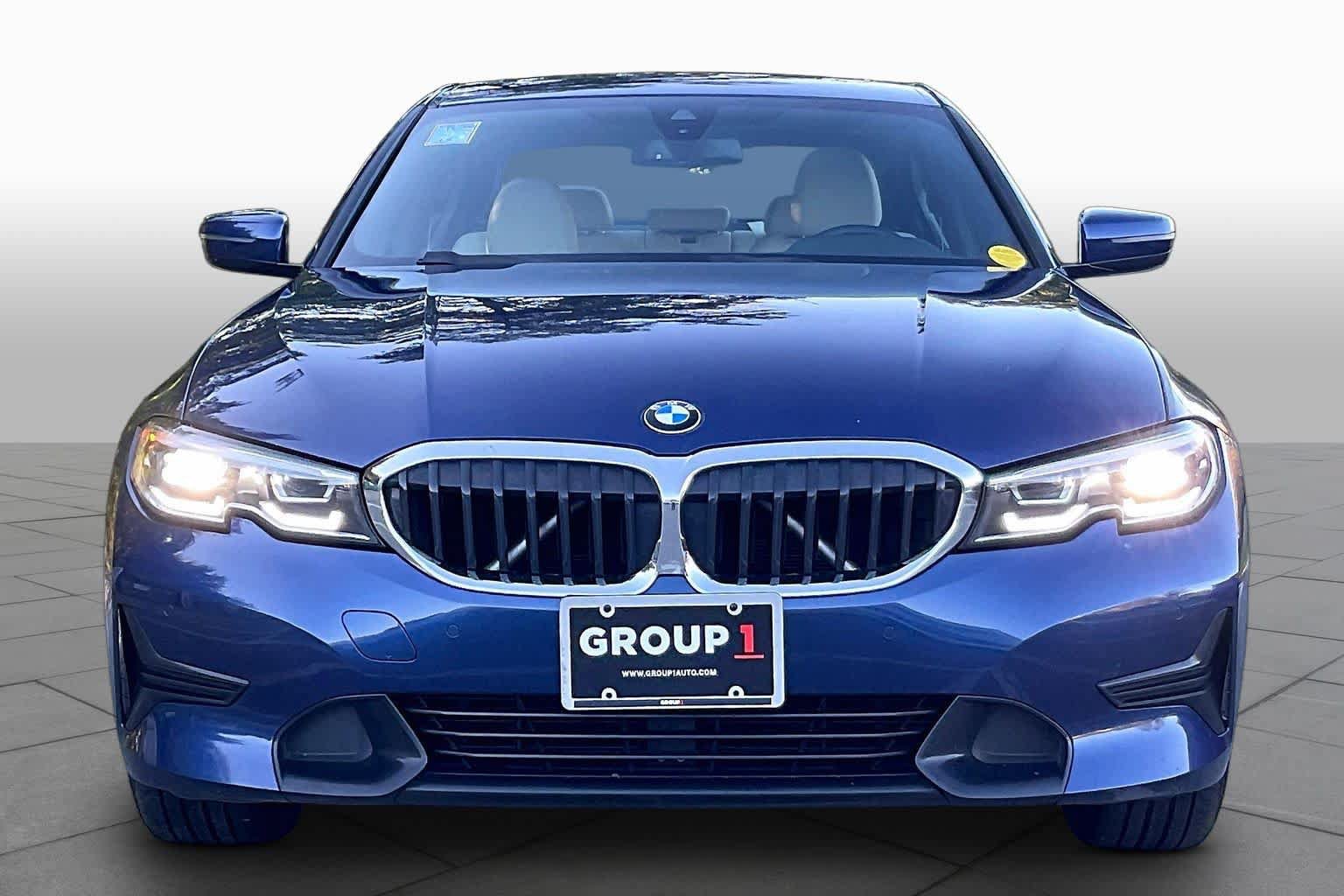 Used 2019 BMW 330i xDrive Sedan w/ Convenience Package AWD/4WD image 3
