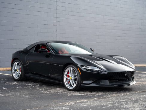 Used 2025 Ferrari Roma Spider RWD image 7