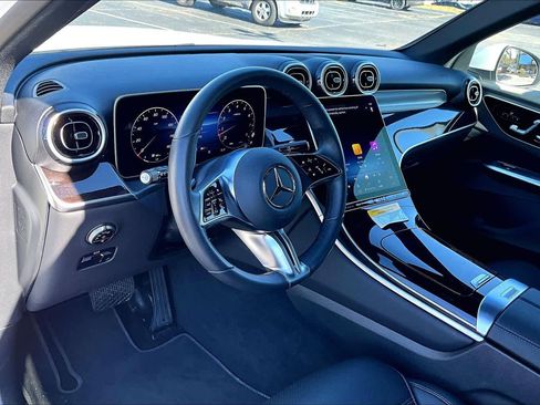 Certified 2025 Mercedes-Benz GLC 300 4MATIC image 17