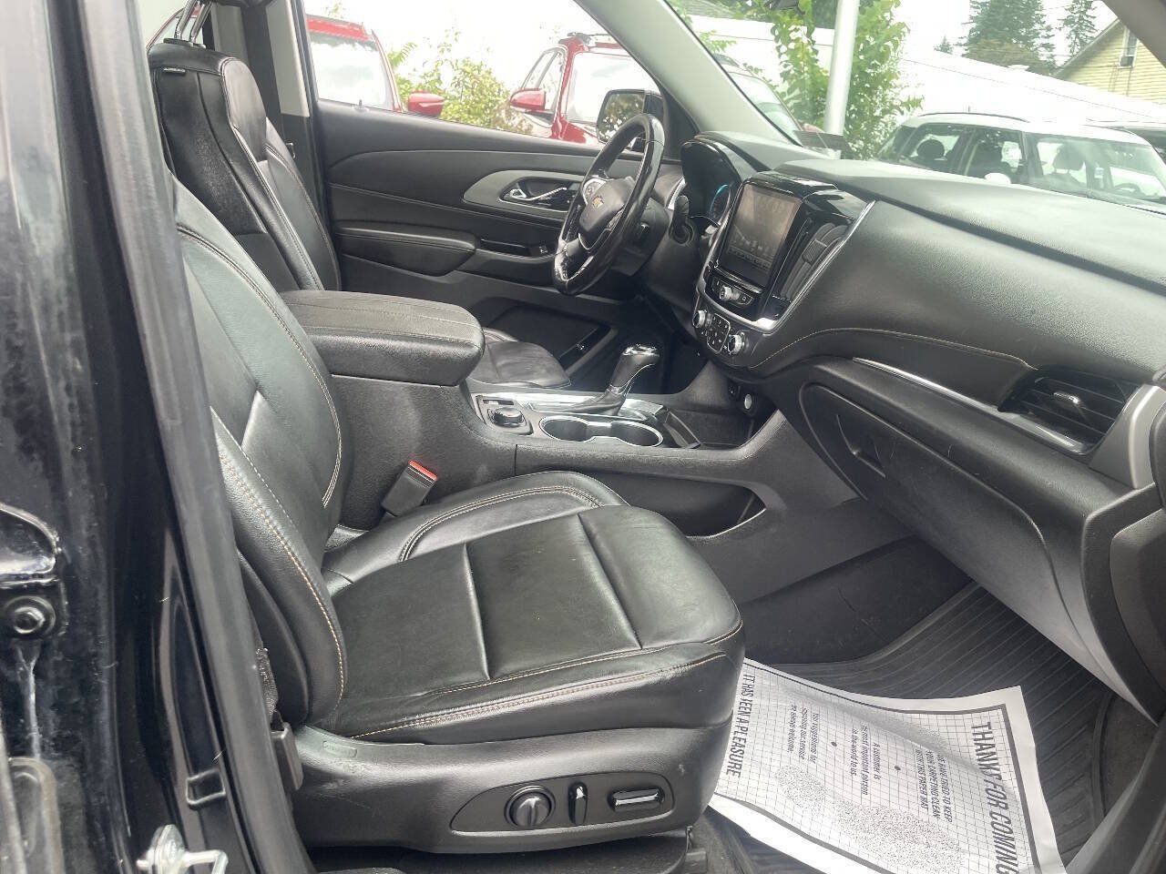 Used 2019 Chevrolet Traverse LT w/ LT Premium Package AWD/4WD image 32