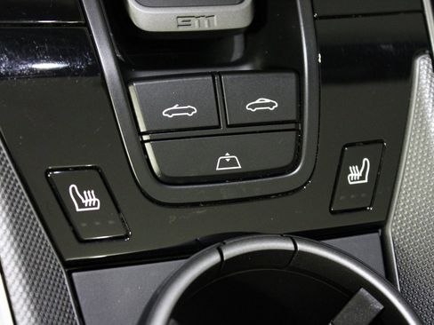 Used 2021 Porsche 911 Turbo image 35