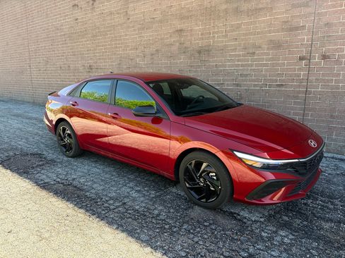 New 2026 Hyundai Elantra Sport FWD image 7