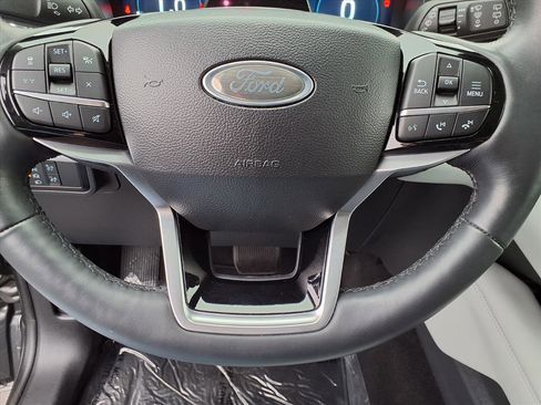 Used 2025 Ford Explorer Platinum w/ Ultimate Package image 24