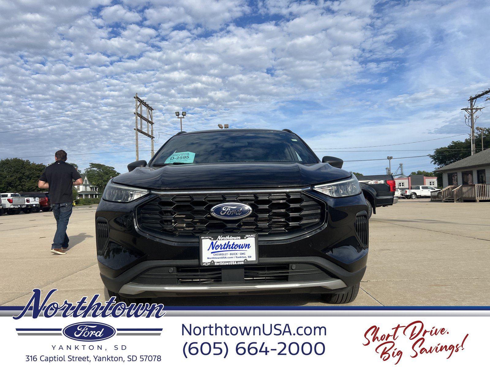 Used 2025 Ford Escape ST-Line AWD/4WD image 2