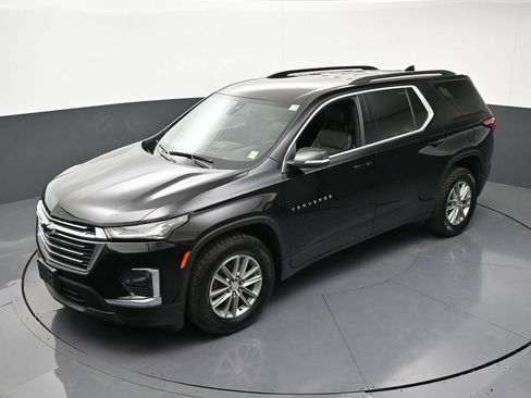 Certified 2023 Chevrolet Traverse LT w/ Rear Camera Mirror Package AWD/4WD image 16