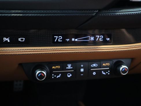 Used 2021 Ferrari F8 Tributo image 35