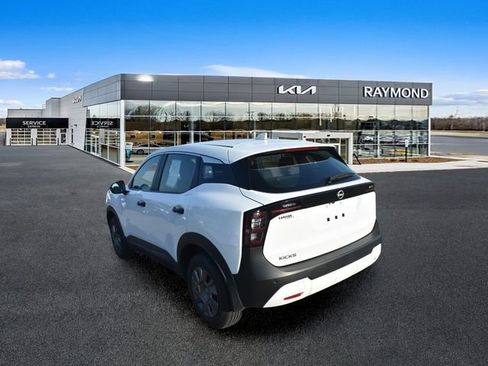 Used 2025 Nissan Kicks S FWD image 5