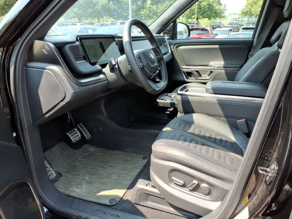 Used 2023 Rivian R1T Adventure Dual AWD/4WD image 10
