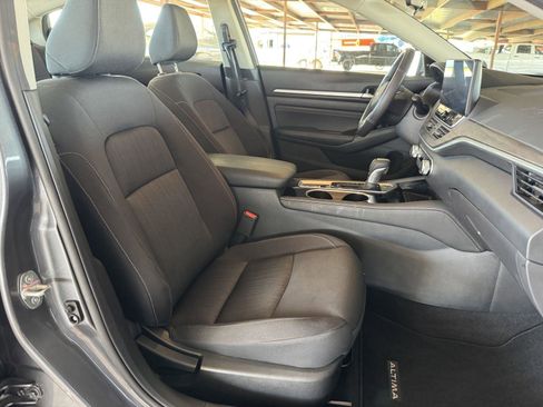 Used 2023 Nissan Altima 2.5 SV w/ SV Premium Package AWD/4WD image 39