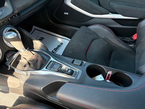 Used 2018 Chevrolet Camaro ZL1 RWD image 20
