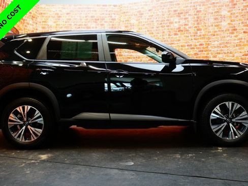 Used 2022 Nissan Rogue SV image 8