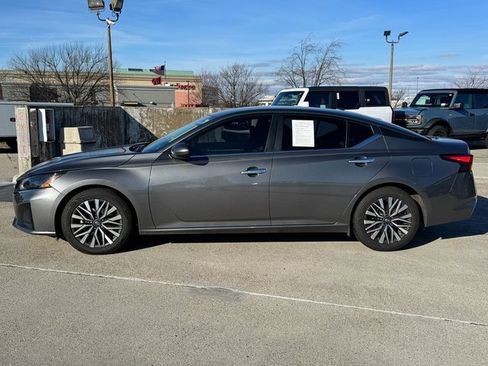 Used 2023 Nissan Altima 2.5 SV image 11