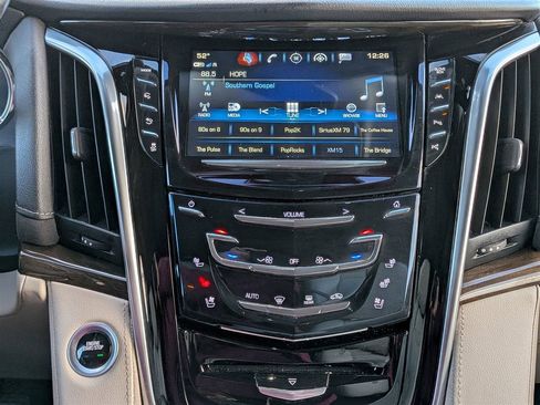 Used 2020 Cadillac Escalade ESV Luxury image 21