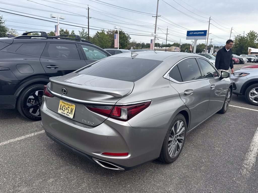 Used 2019 Lexus ES 350 FWD image 3