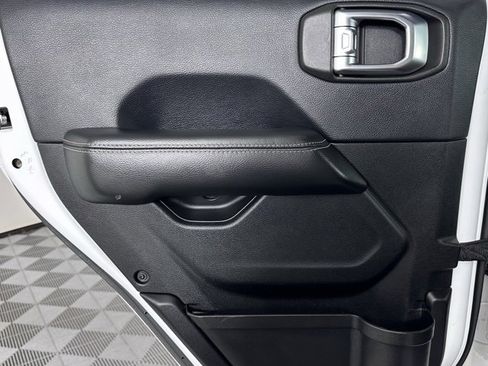 Used 2018 Jeep Wrangler Unlimited Rubicon image 22